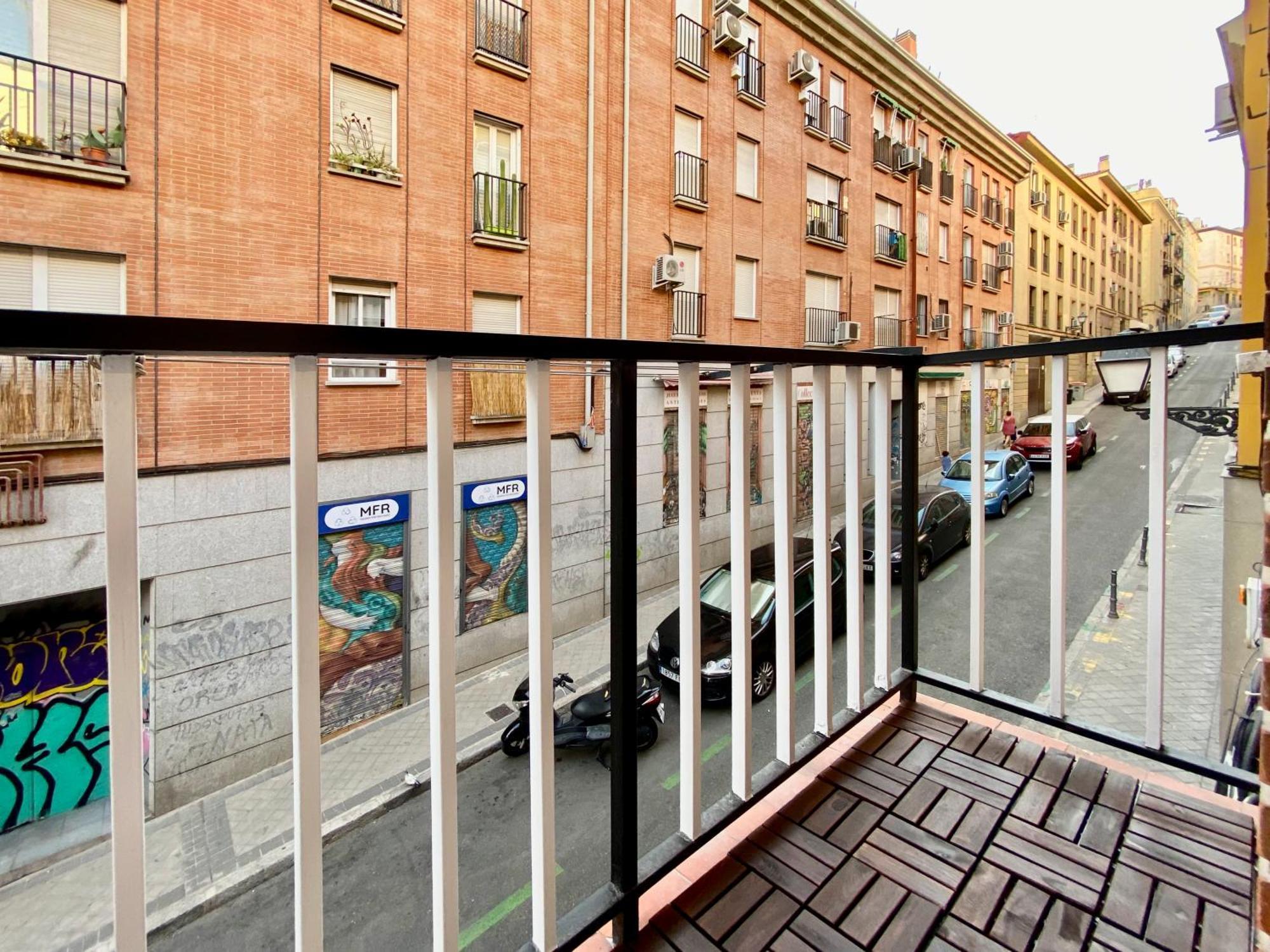 Charming Latina Village - Estancias Temporales En Pleno Centro Madrid Bagian luar foto